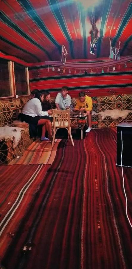 לינה וארוחת בוקר Al Hayy Happy Bedouin House Petra מראה חיצוני תמונה