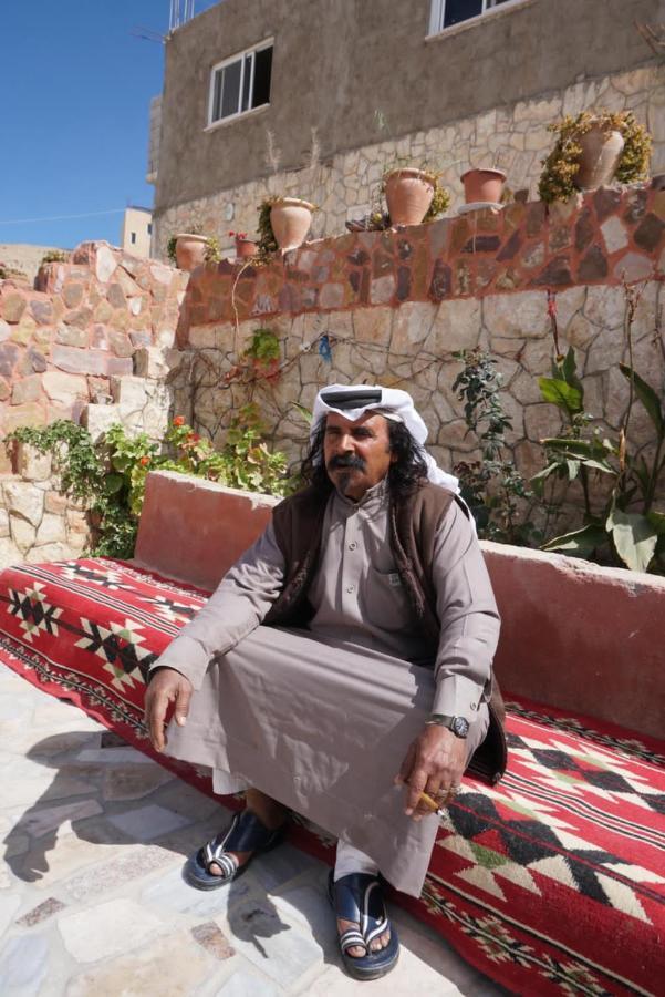 לינה וארוחת בוקר Al Hayy Happy Bedouin House Petra מראה חיצוני תמונה