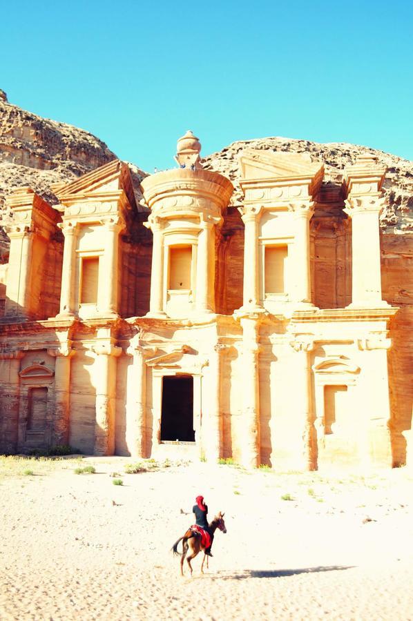 לינה וארוחת בוקר Al Hayy Happy Bedouin House Petra מראה חיצוני תמונה